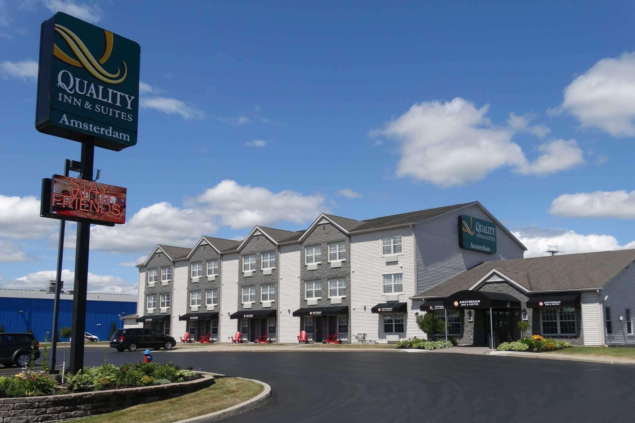 Quality Inn & Suites Amsterdam Фредериктон Экстерьер фото