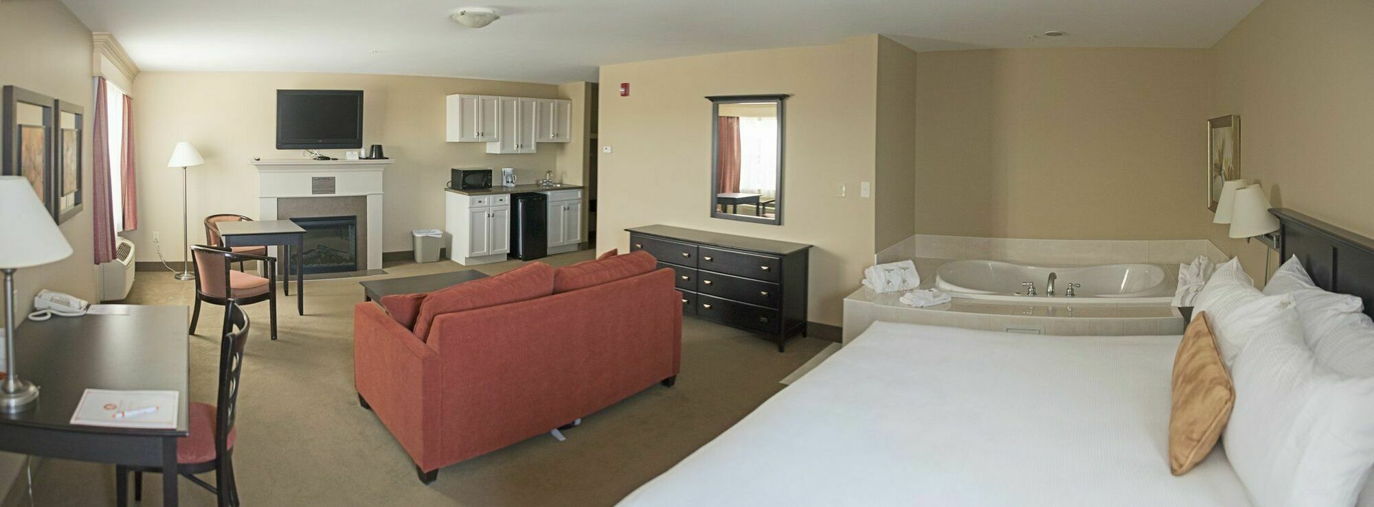 Quality Inn & Suites Amsterdam Фредериктон Экстерьер фото